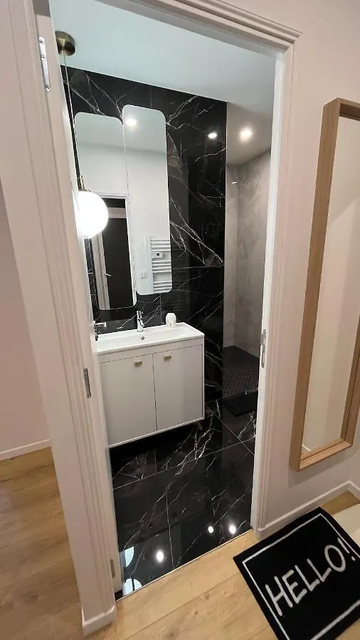 Appartement Luxe Jaune Saint-Etienne  France